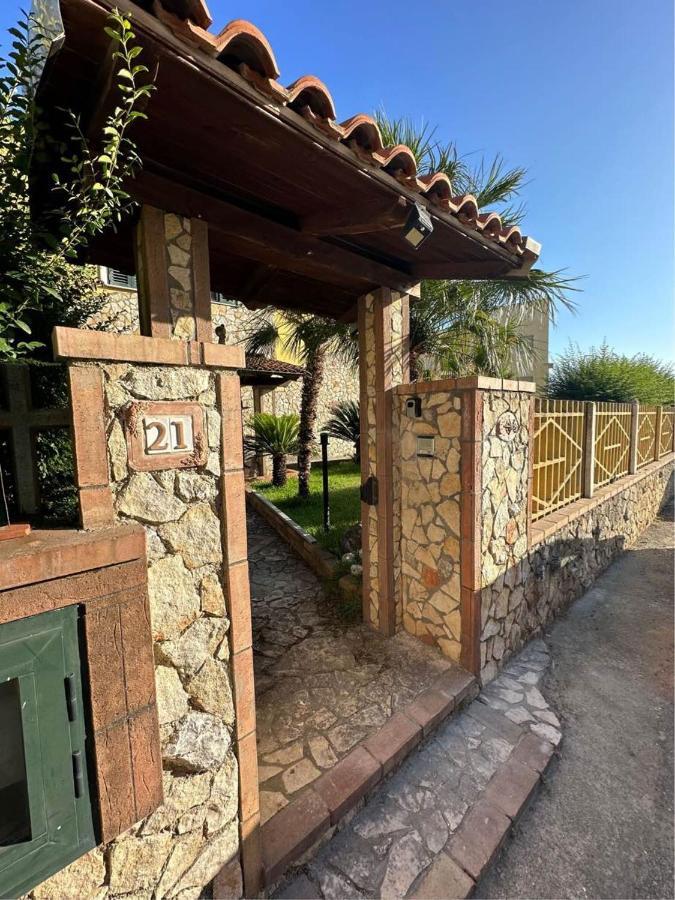 산테우페미아 라메지아 Mary'S House 아파트 외부 사진
